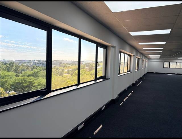 229M² OFFICE TO LET IN MIDRIDGE PARK